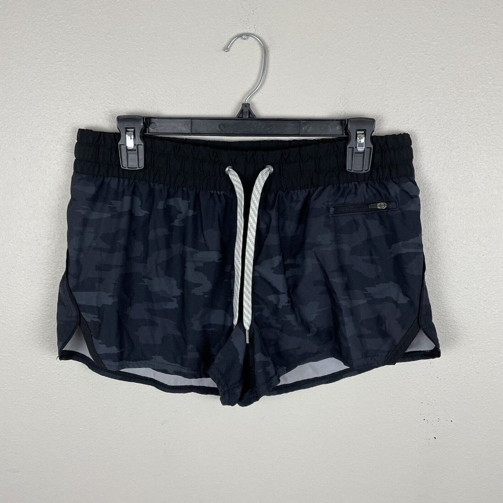 Vuori Clementine Shorts 2.0 Women's Size L Grey Camo Elastic Waist Pocket Lined